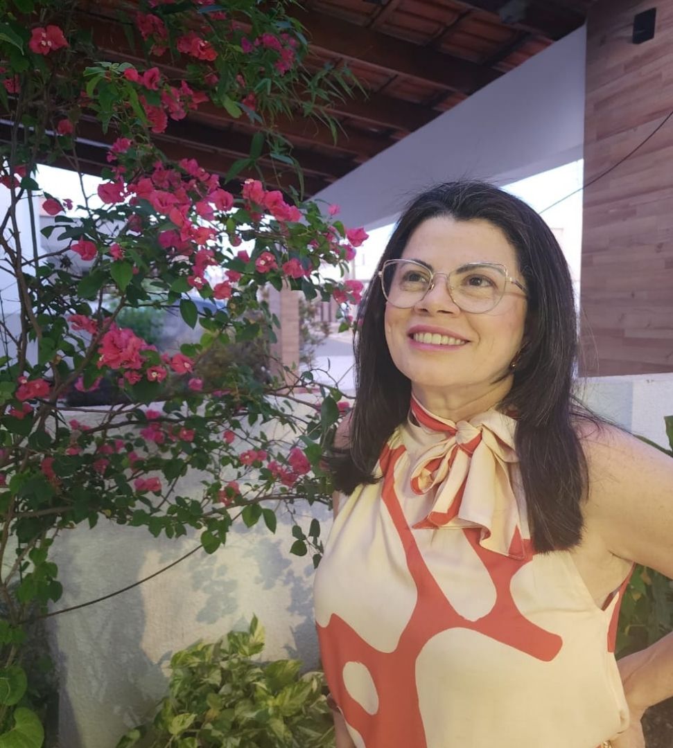 Ana Meire Filgueira em seu consultório